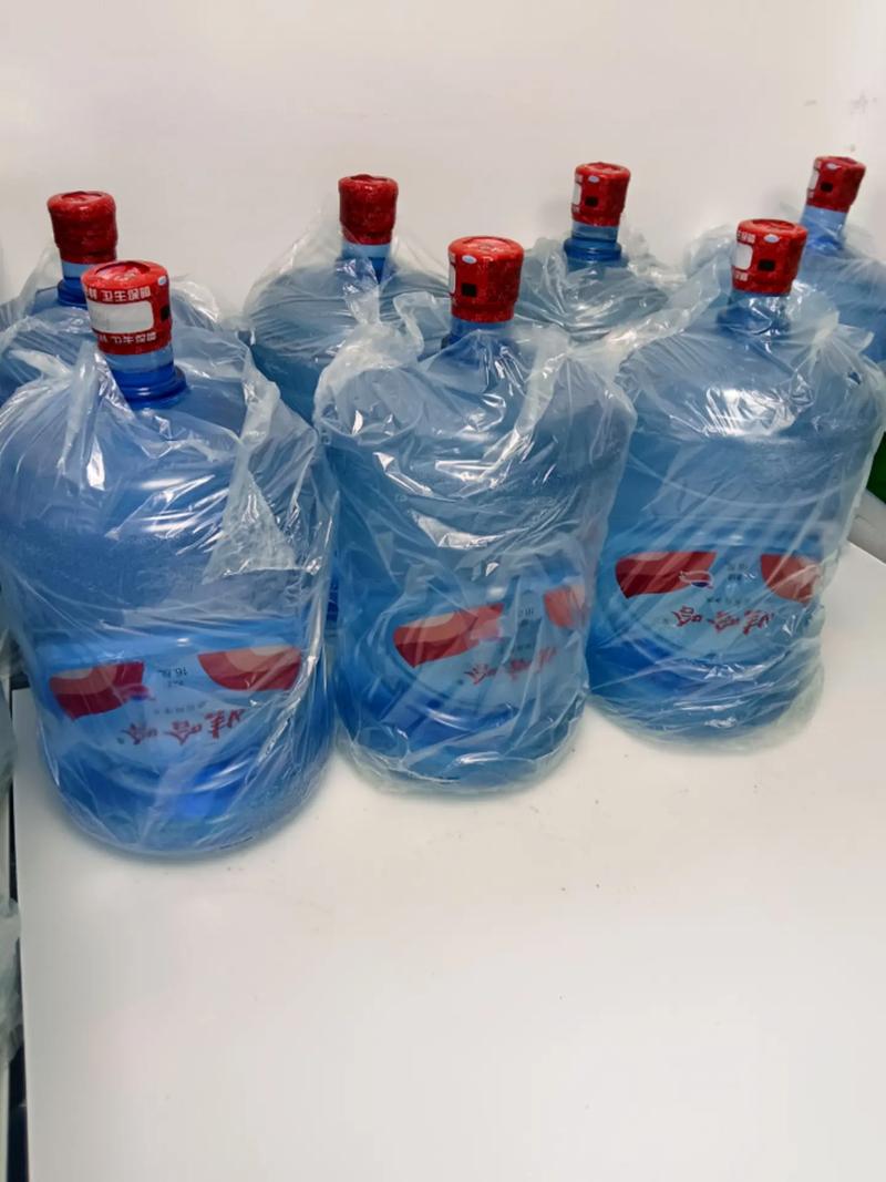 矿泉水批发趋势解析：行业的未来走向